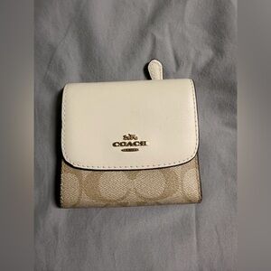 Coach Women's Wallet in Cream and Tan